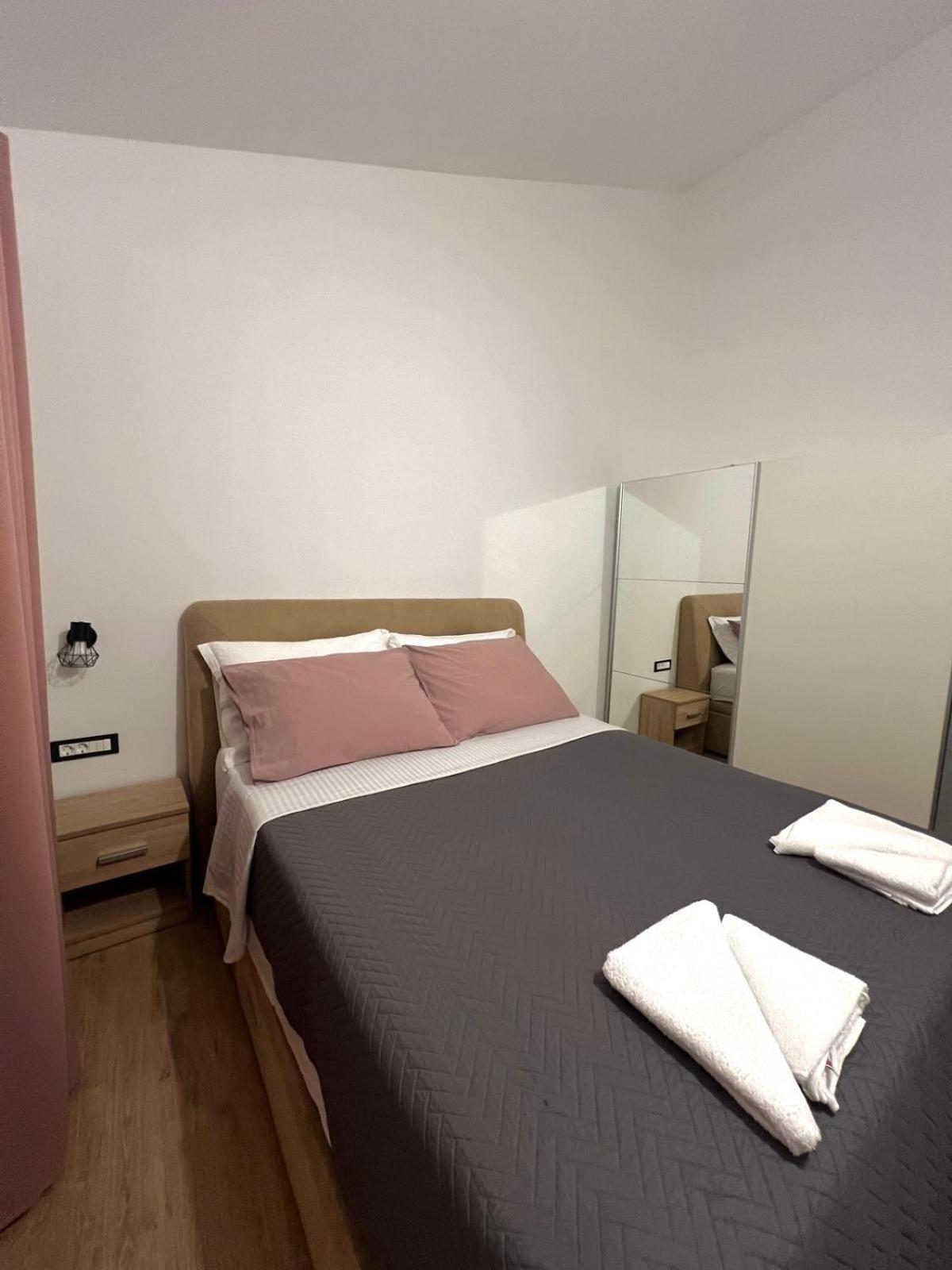 Apartmani Karla Paklenica Starigrad Paklenica Zewnętrze zdjęcie
