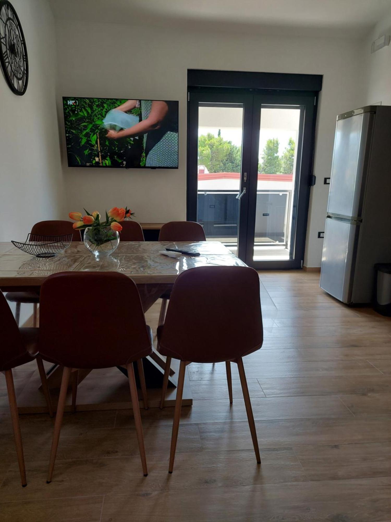 Apartmani Karla Paklenica Starigrad Paklenica Zewnętrze zdjęcie