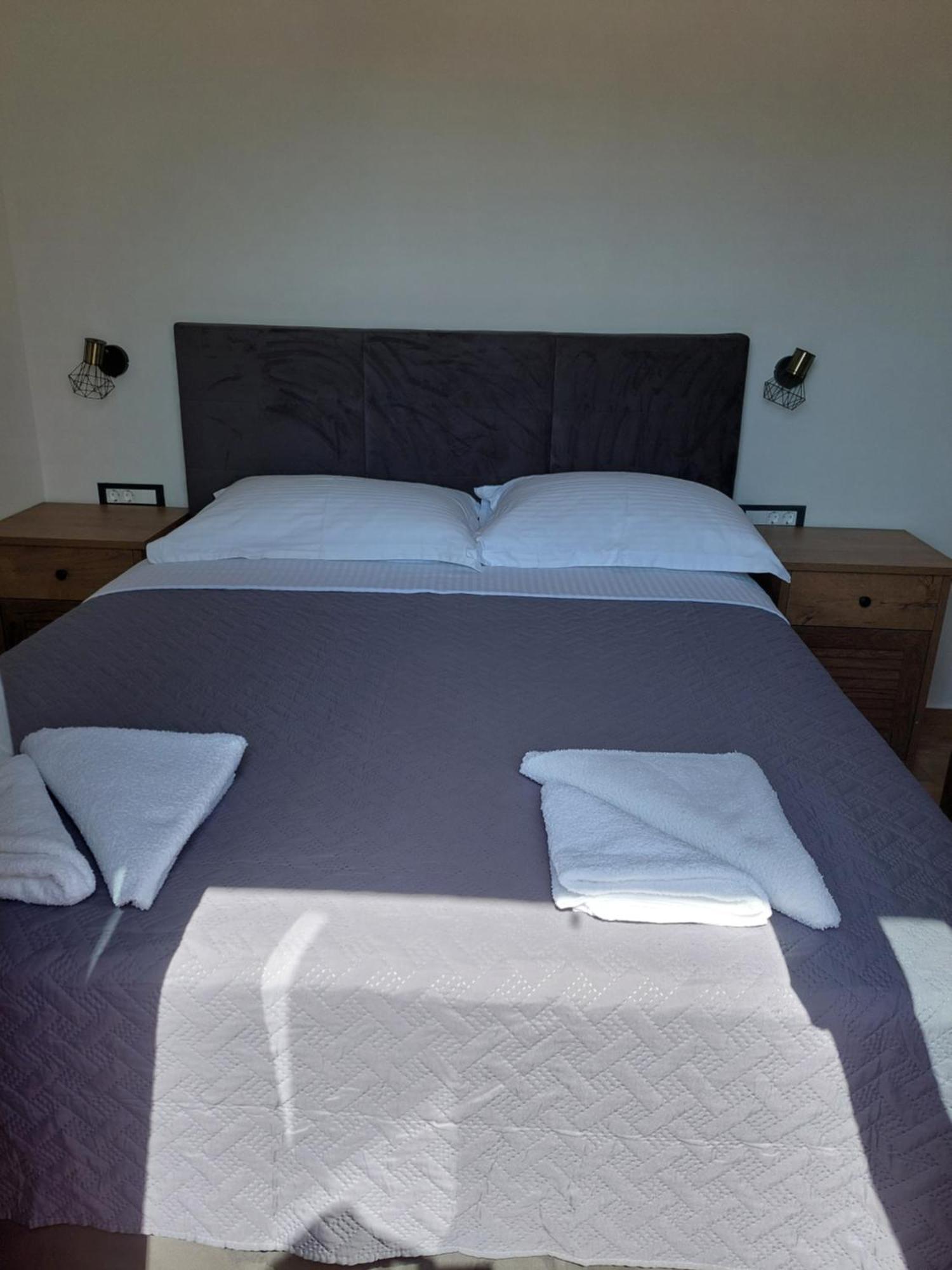 Apartmani Karla Paklenica Starigrad Paklenica Zewnętrze zdjęcie