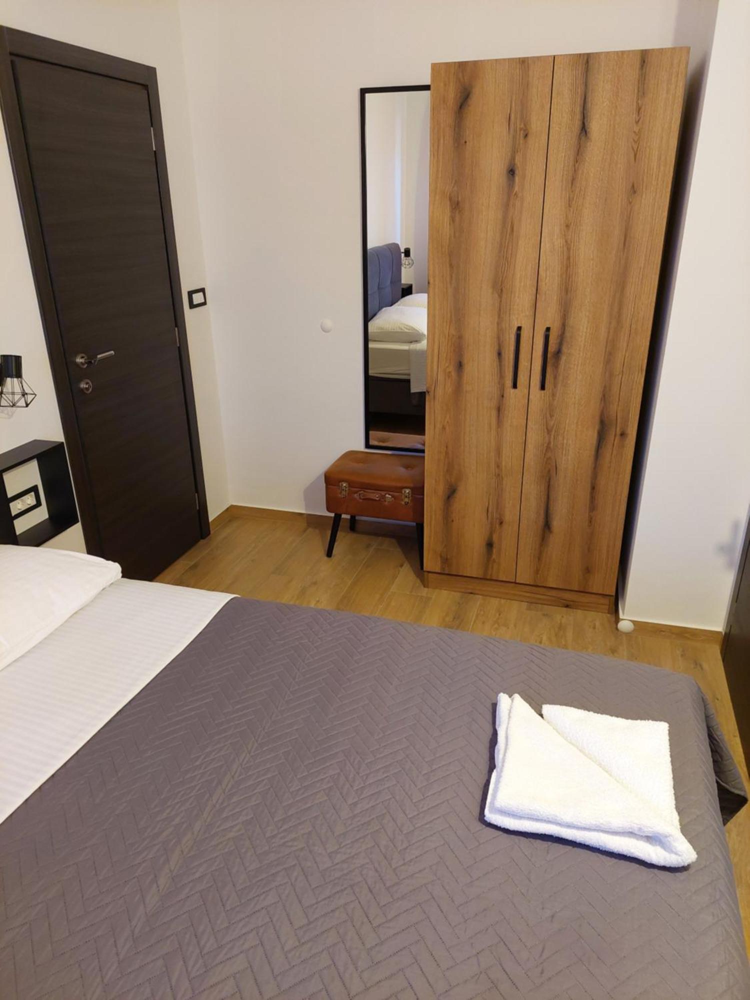 Apartmani Karla Paklenica Starigrad Paklenica Zewnętrze zdjęcie